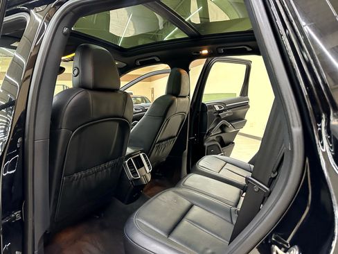 Used 2014 Porsche Cayenne S image 34