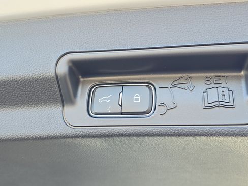 New 2026 Ford Explorer Active w/ Active Comfort Package image 10