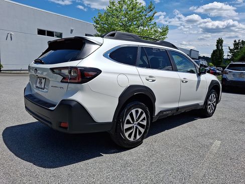 Certified 2025 Subaru Outback Premium AWD/4WD image 6
