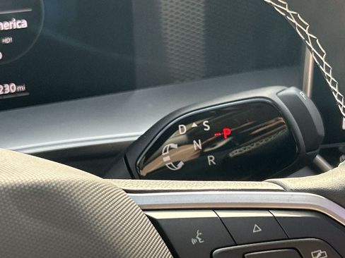 New 2026 Volkswagen Tiguan SE FWD image 26