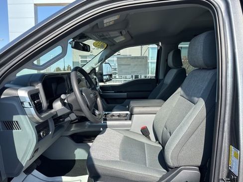 New 2025 Ford F350 XLT w/ Black Appearance Package image 16