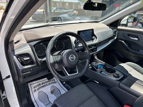 Used 2021 Nissan Rogue SV AWD/4WD image 16