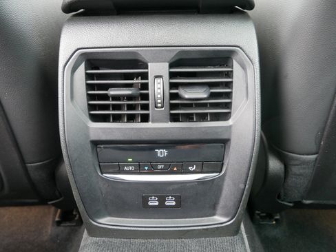 Used 2022 BMW 330i xDrive Sedan w/ Driving Assistance Package image 19