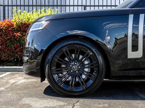 Used 2025 Land Rover Range Rover Long Wheelbase SE image 8