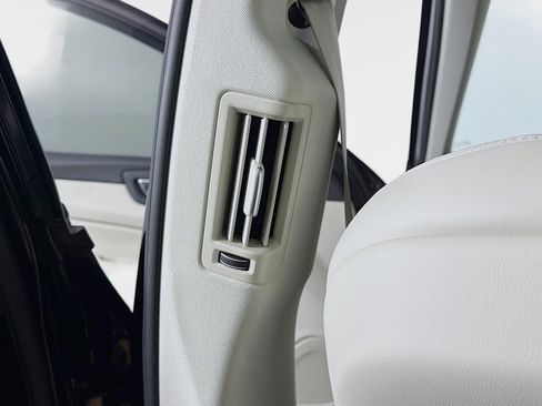 Used 2025 Volvo XC60 T8 Ultra w/ Protection Package Premier image 27