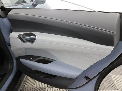 Used 2023 Audi e-tron GT Prestige AWD/4WD image 21