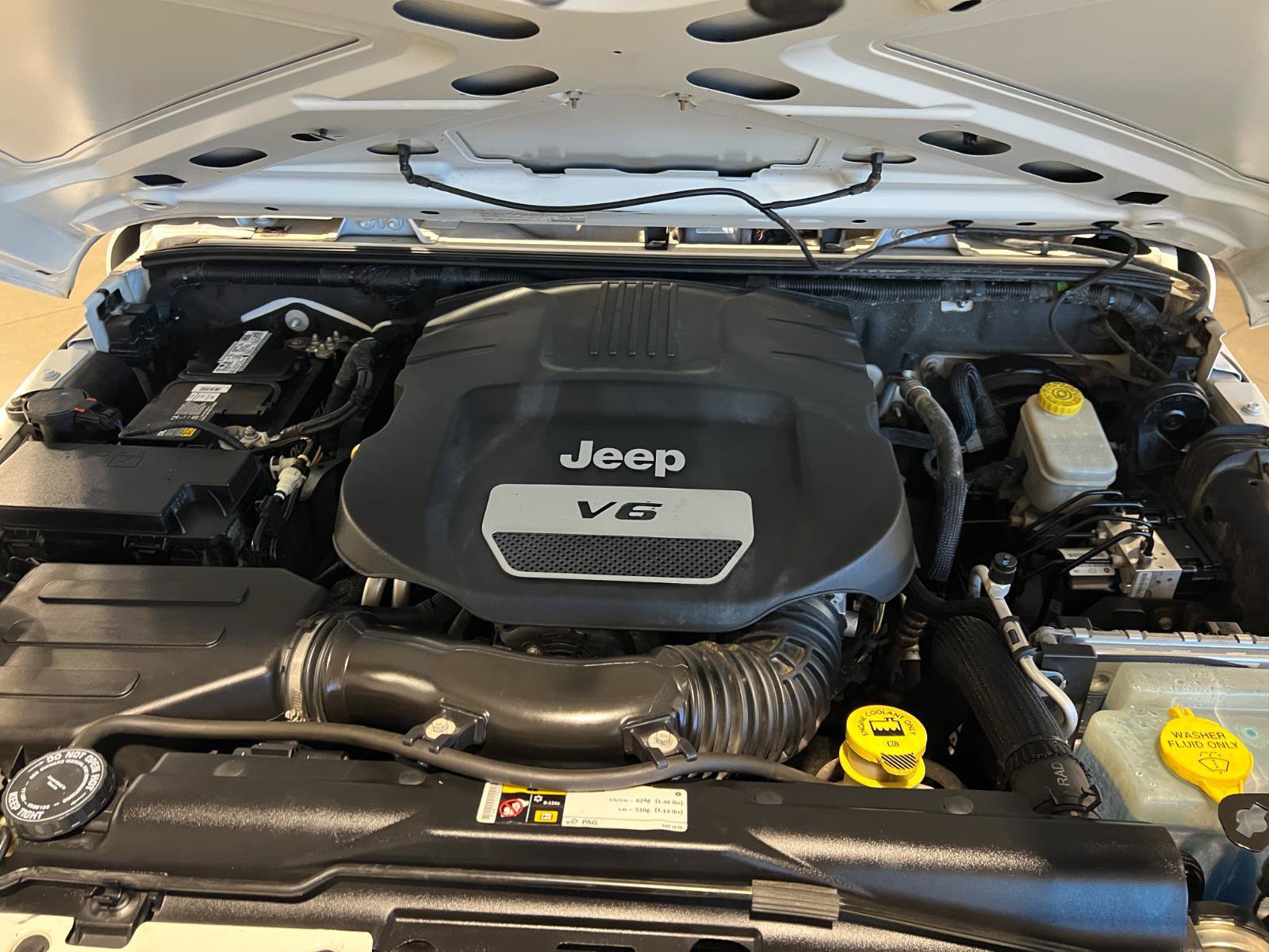 Used 2014 Jeep Wrangler Unlimited Rubicon w/ Dual Top Group AWD/4WD image 38