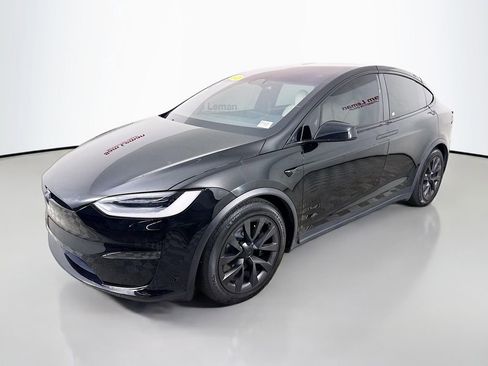 Used 2023 Tesla Model X image 3