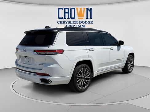 Used 2023 Jeep Grand Cherokee L Summit AWD/4WD image 3
