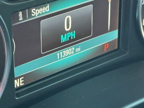 Used 2019 Buick Enclave Essence image 19