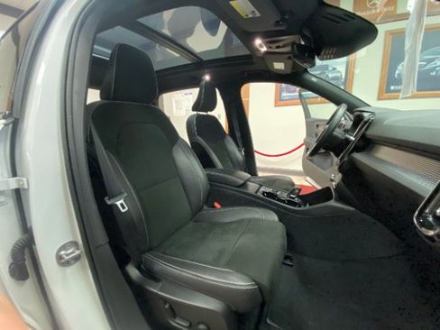 Used 2022 Volvo XC40 T5 R-Design AWD/4WD image 15