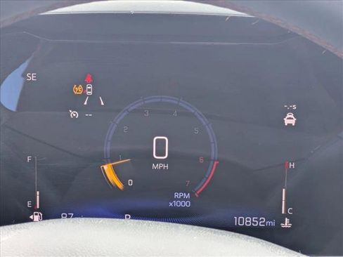 Used 2025 Chevrolet Trax RS w/ Sunroof Package image 9