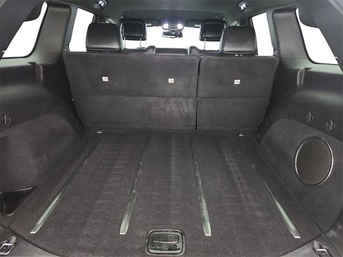 Used 2015 Jeep Grand Cherokee SRT image 30