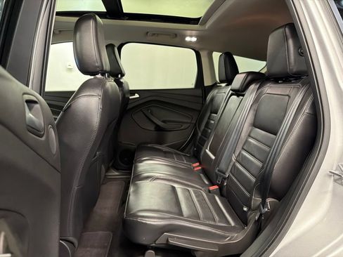 Certified 2019 Ford Escape Titanium AWD/4WD image 32