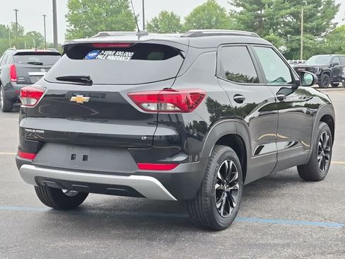 Used 2023 Chevrolet TrailBlazer LT FWD image 3