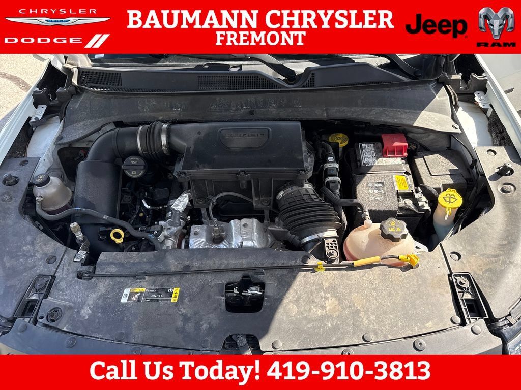 Used 2025 Jeep Compass Trailhawk AWD/4WD image 21