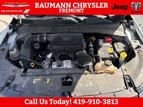 Used 2025 Jeep Compass Trailhawk AWD/4WD image 21