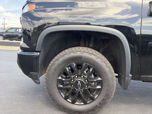 Used 2026 Chevrolet Silverado 2500 Custom w/ Custom Value Package image 10