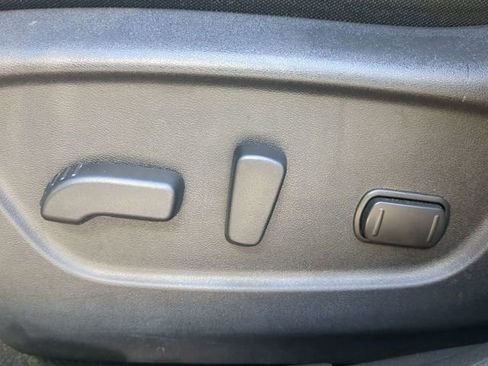 Used 2020 Nissan Rogue SV image 22