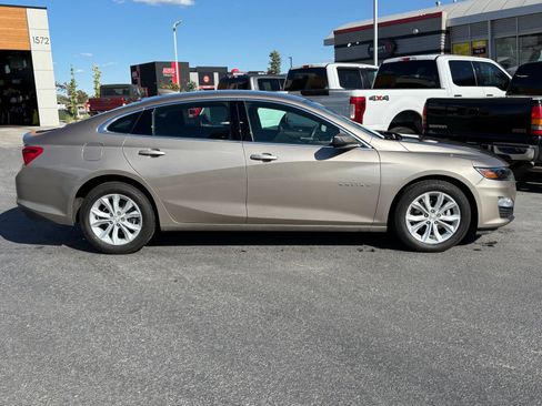 Used 2025 Chevrolet Malibu LT FWD image 5