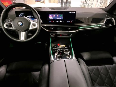 Used 2026 BMW X7 xDrive40i AWD/4WD image 16