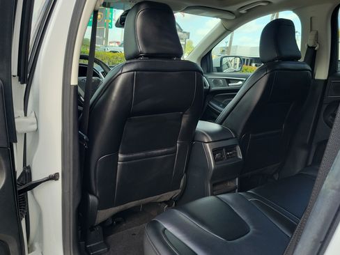Used 2022 Ford Edge Titanium AWD/4WD image 15