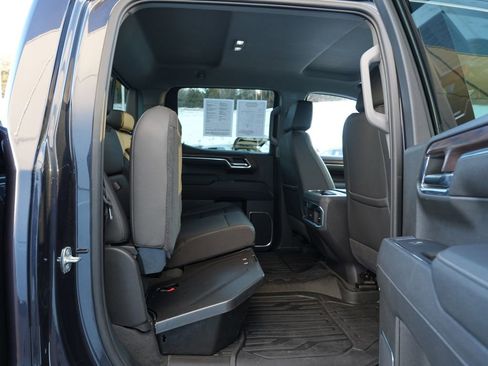 Used 2023 GMC Sierra 1500 SLT w/ SLT Premium Package image 33