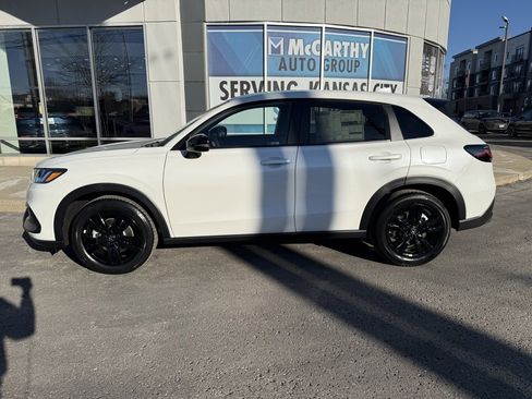 New 2026 Honda HR-V Sport image 2