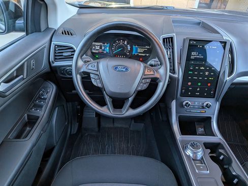 Certified 2024 Ford Edge SE w/ Black Appearance Package image 19