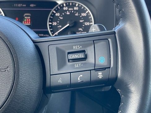 Used 2024 Nissan Pathfinder SV image 18