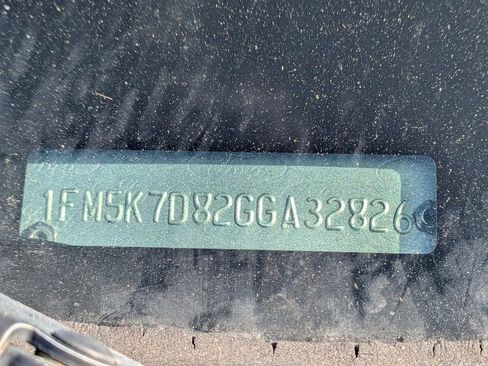 Used 2016 Ford Explorer XLT image 10