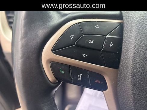 Used 2018 Jeep Cherokee Limited AWD/4WD image 8
