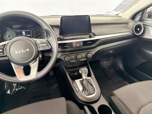 Used 2024 Kia Forte LXS image 31