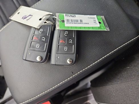 Certified 2024 Volkswagen Tiguan S image 30