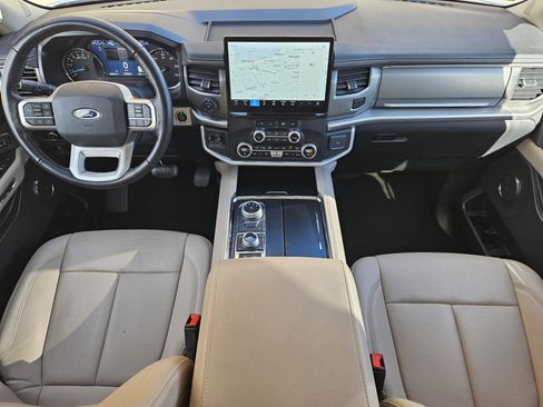 Used 2023 Ford Expedition XLT image 26