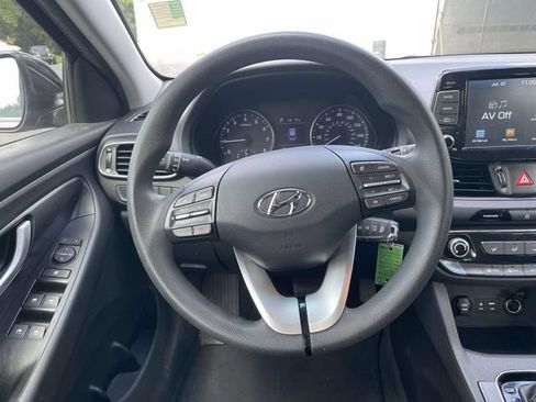 Used 2020 Hyundai Elantra GT FWD image 13