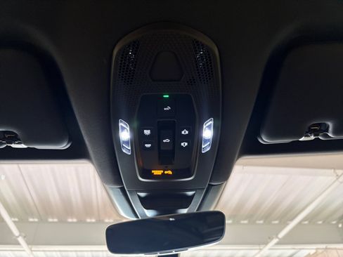 Certified 2025 Porsche Cayenne AWD/4WD image 43