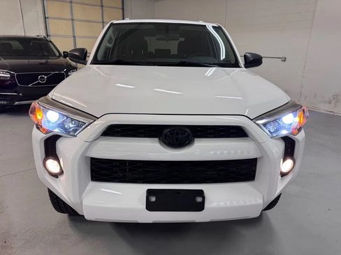 Used 2014 Toyota 4Runner SR5 RWD image 8
