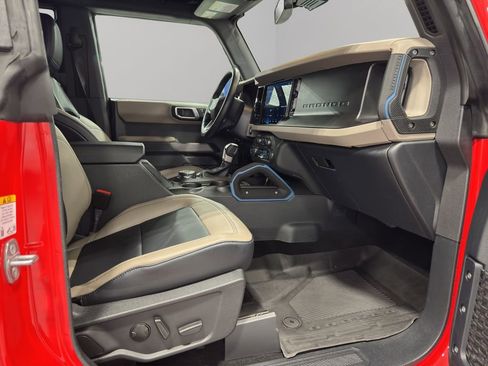 Used 2023 Ford Bronco Wildtrak image 17