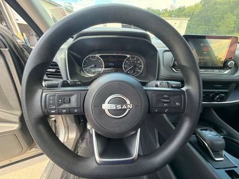 Used 2024 Nissan Rogue S AWD/4WD image 24