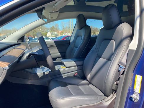 Used 2023 Tesla Model Y Long Range AWD/4WD image 9