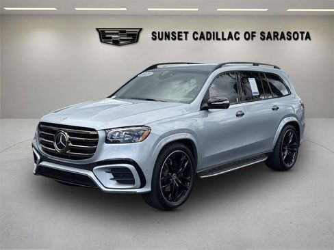 Used 2025 Mercedes-Benz GLS 450 4MATIC image 3