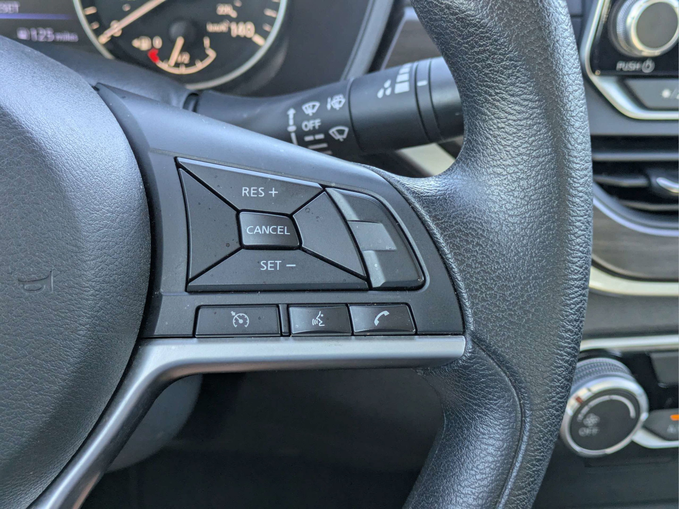 Used 2025 Nissan Altima 2.5 SV FWD image 22