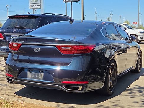 Used 2017 Kia Cadenza Limited image 4