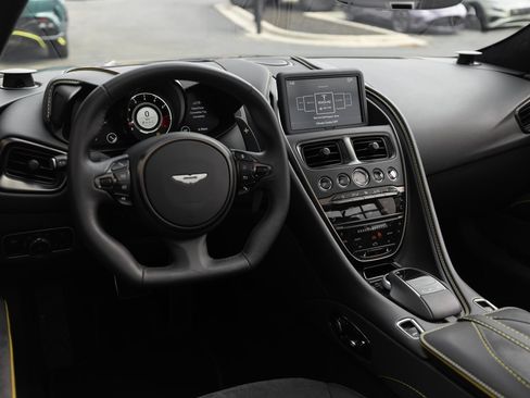 Used 2022 Aston Martin DBS Superleggera Volante image 51