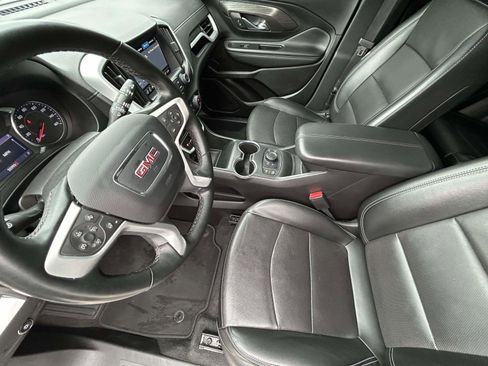 Used 2023 GMC Terrain SLT image 10