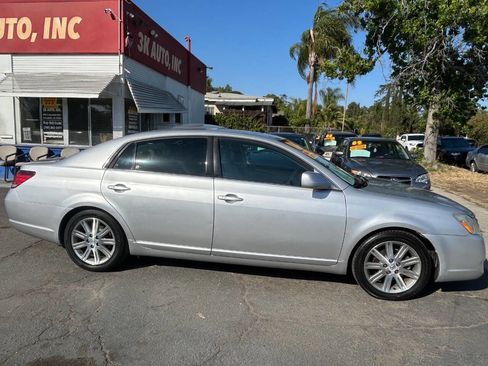 Used 2006 Toyota Avalon Limited FWD image 3