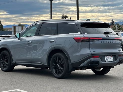 Certified 2025 INFINITI QX60 Luxe w/ Black Edition image 6