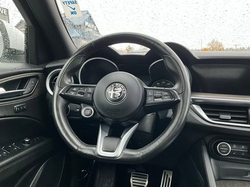 Used 2022 Alfa Romeo Stelvio Ti w/ Active Assist Plus Package image 17