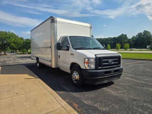 Used 2022 Ford E-350 and Econoline 350 Super Duty RWD image 4